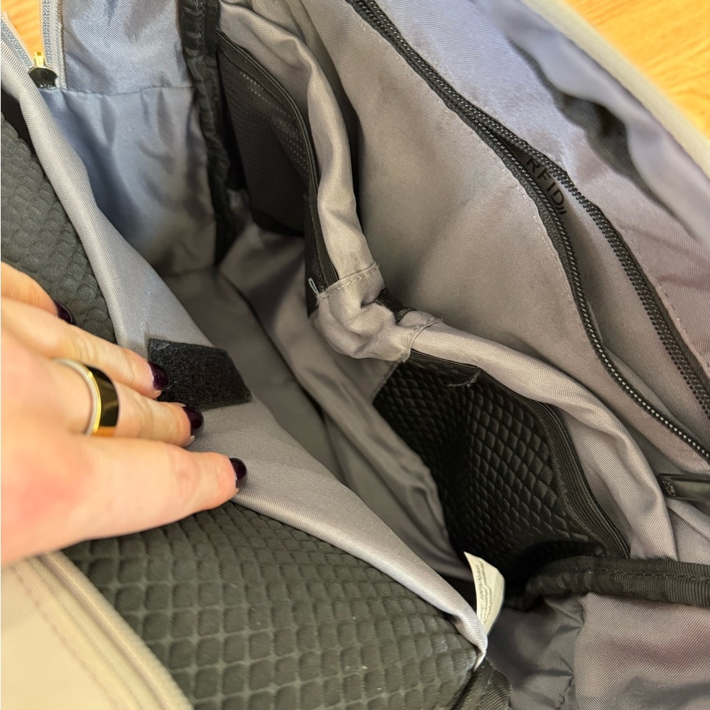 Commuter/Travel Backpack - Picture 9 of 10